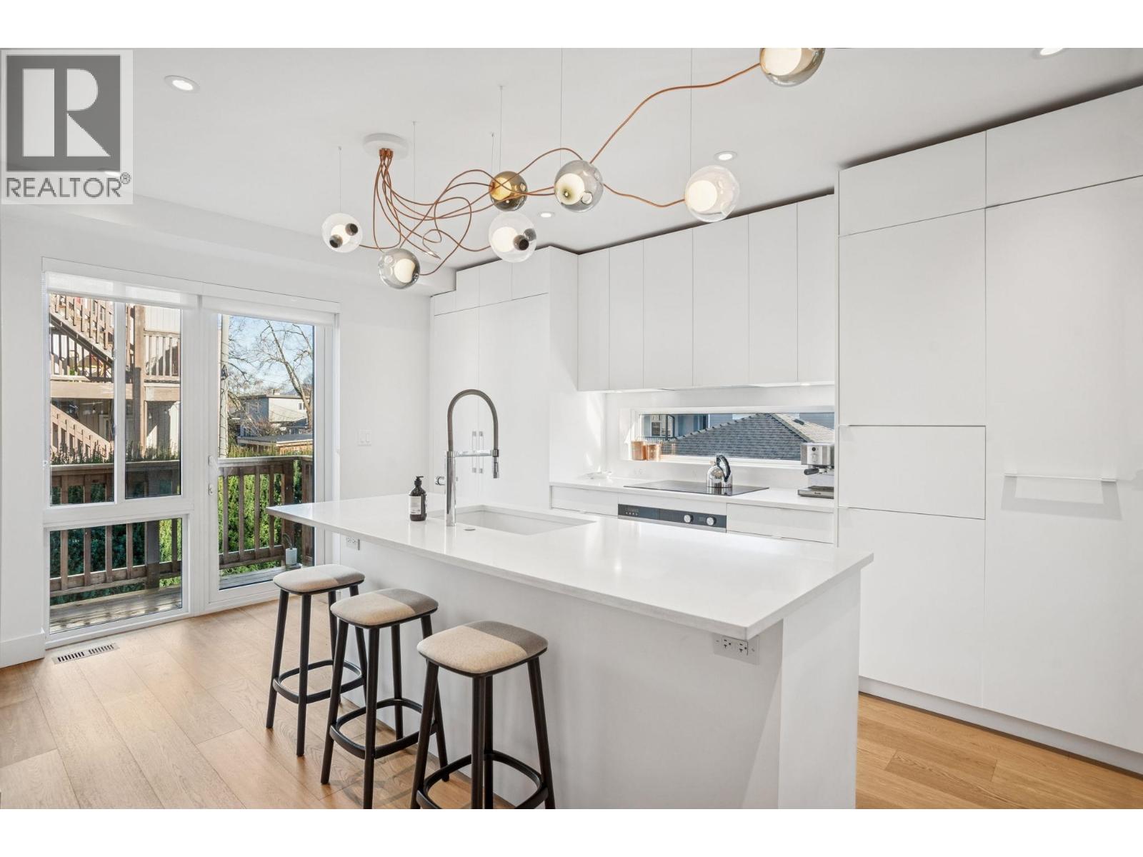 1851 E 16th Avenue, Vancouver, British Columbia  V5N 2G7 - Photo 9 - R3092356