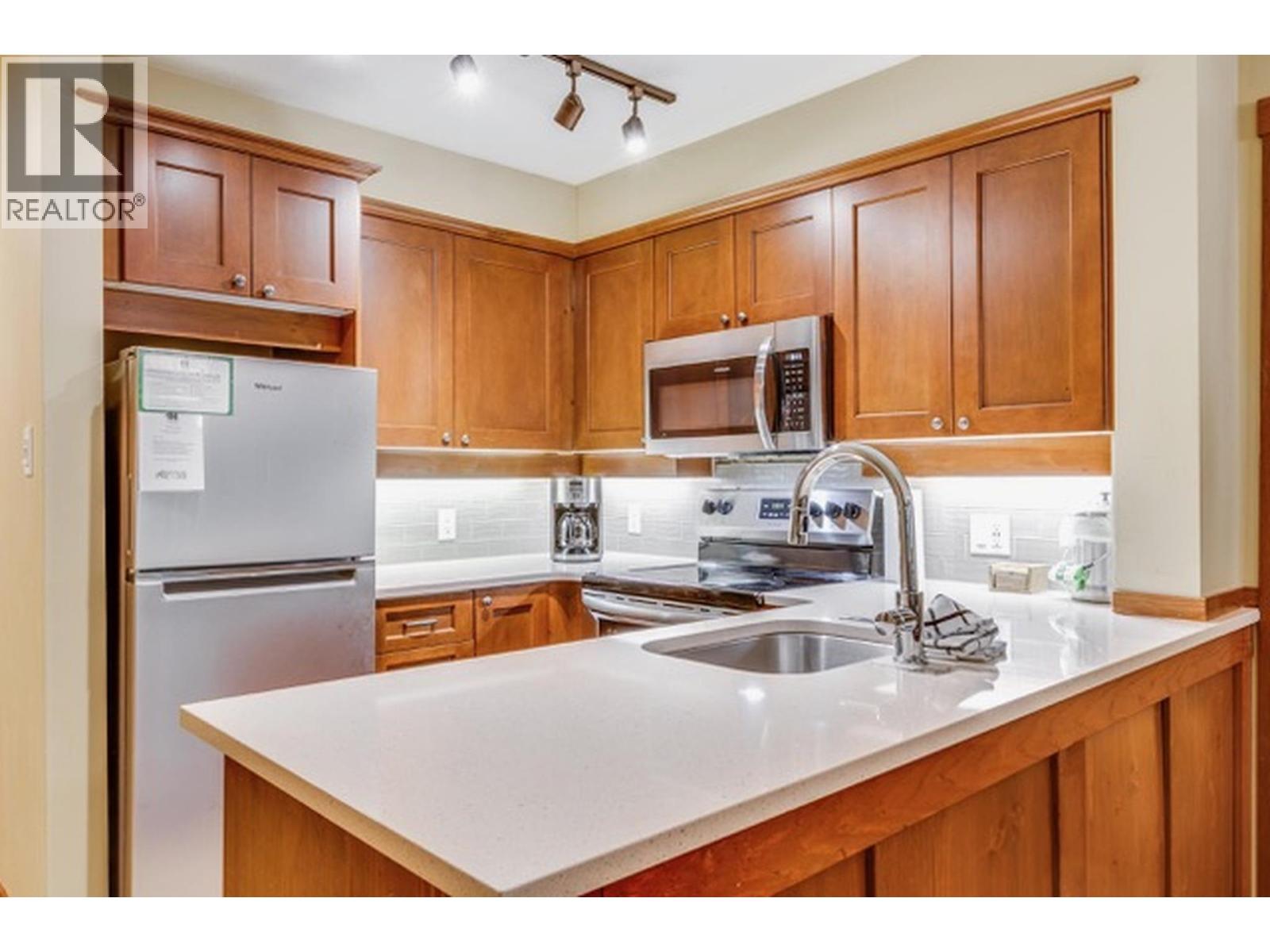 206 G3 4653 Blackcomb Way, Whistler, British Columbia  V8E 0Y9 - Photo 7 - R3092636