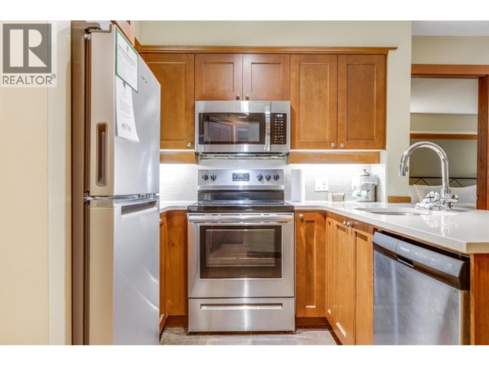 206 G3 4653 Blackcomb Way, Whistler, British Columbia  V8E 0Y9 - Photo 8 - R3092636