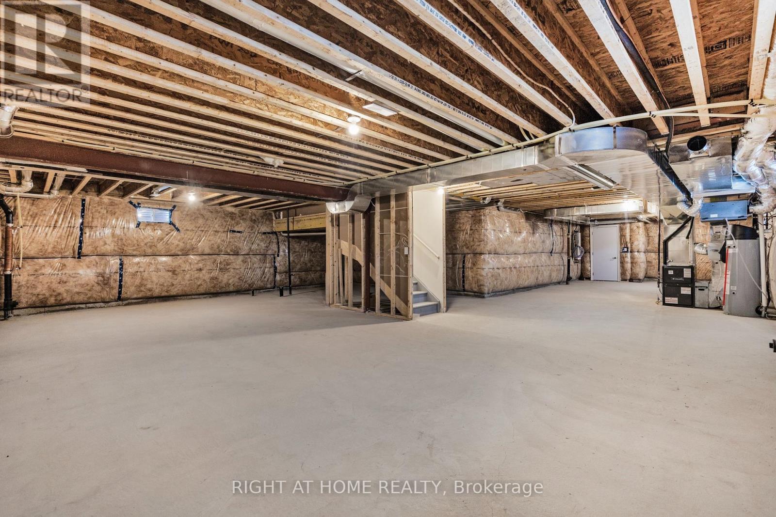 59 Cunningham Drive, Bradford West Gwillimbury, Ontario  L0G 1B0 - Photo 14 - N12807250