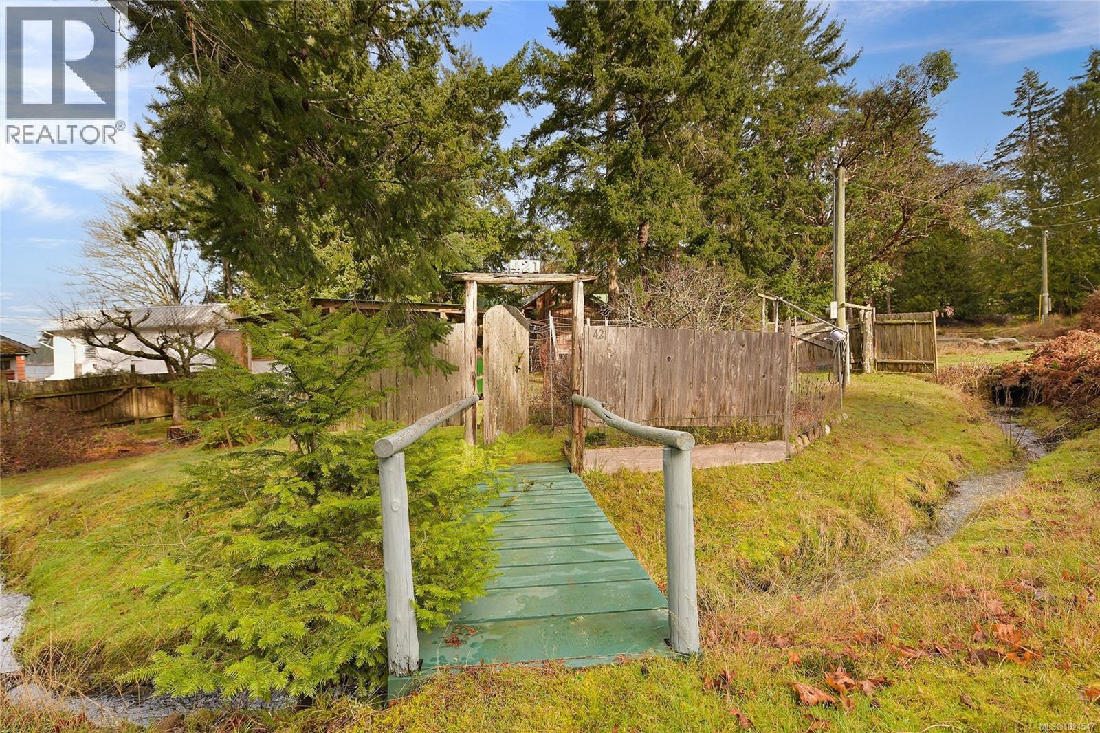 421 Sunset Pl, Mayne Island, British Columbia  V0N 2J2 - Photo 40 - 1024547