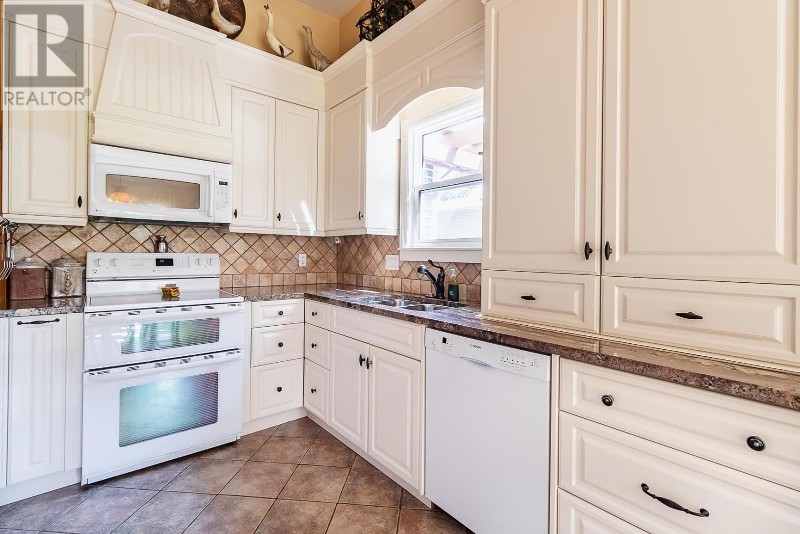 30 Carlbert St, Sault Ste. Marie, Ontario  P6A 5S5 - Photo 16 - SM260216