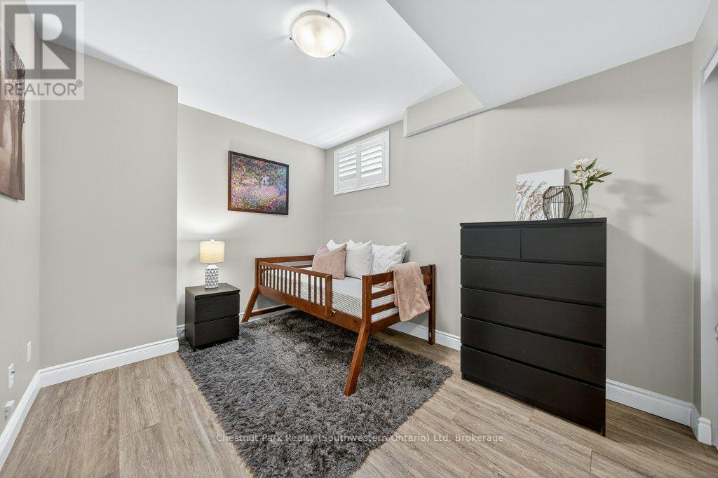 22 Rooke Court, Guelph, Ontario  N1K 0B8 - Photo 41 - X12816008