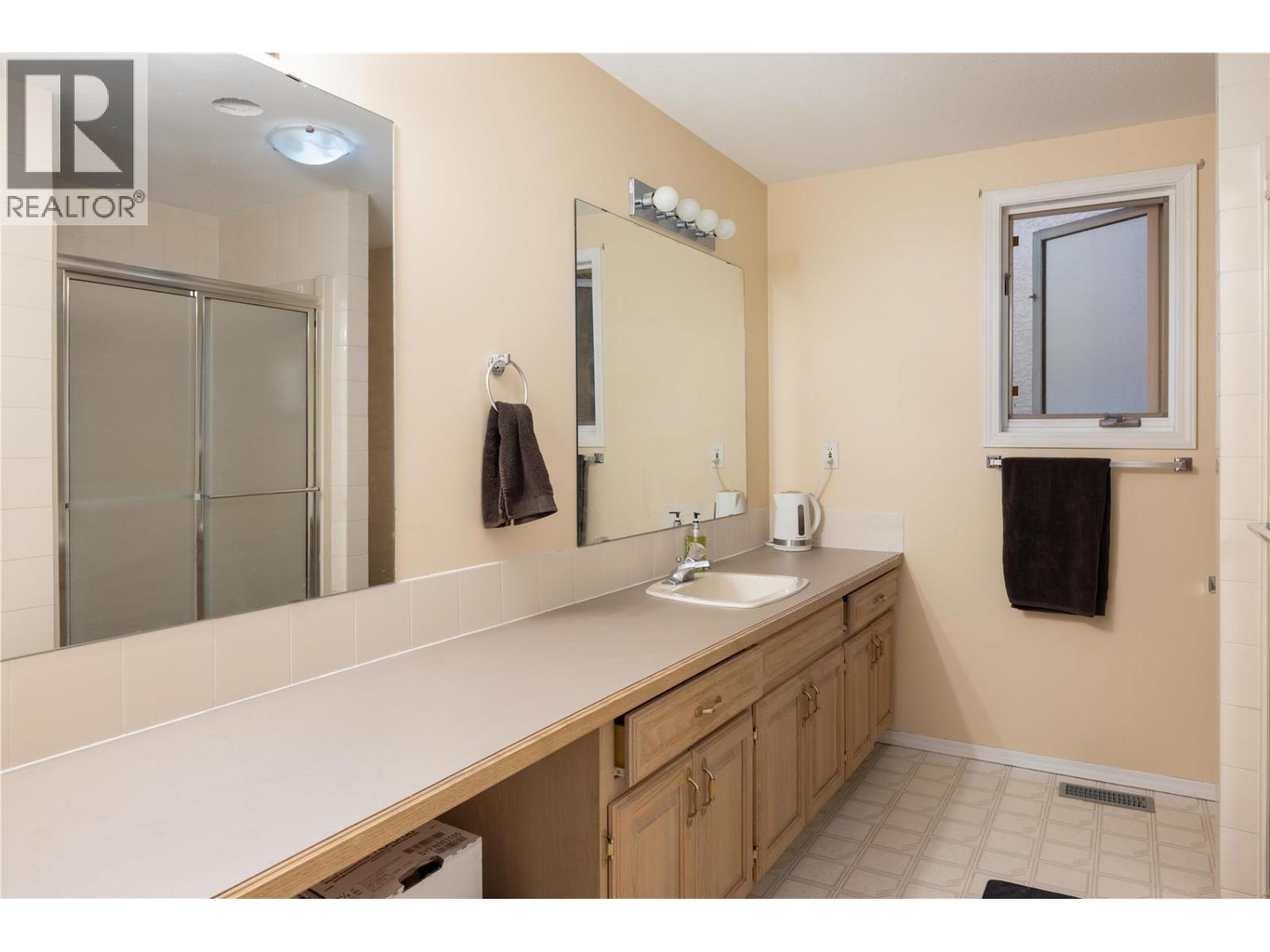 727 Cassiar Crescent Kelowna Photo 41