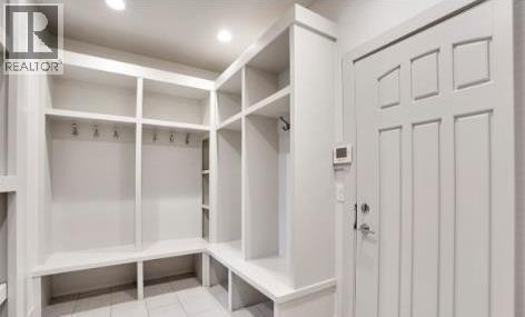 54 Wexford Crescent Sw, Calgary, Alberta  T3h 0h1 - Photo 7 - A2287547