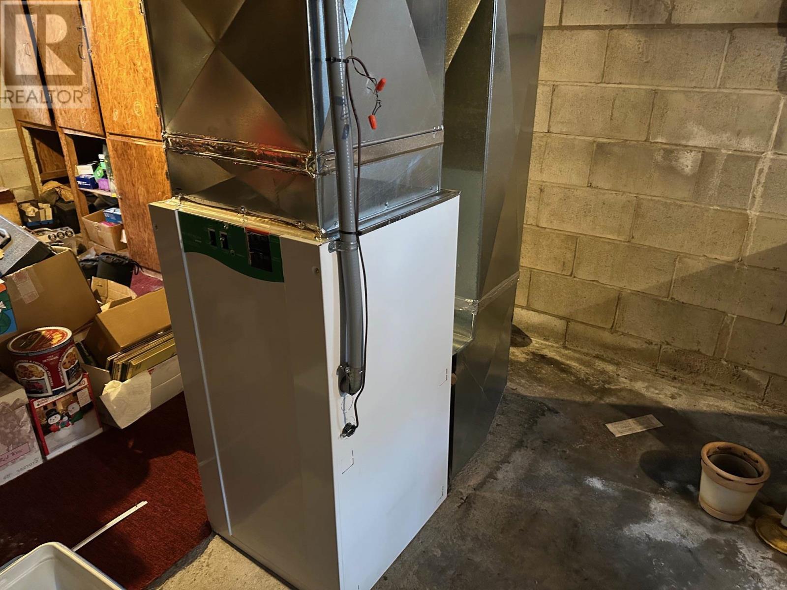 105 Columbia St, Schreiber, Ontario  P0T 2S0 - Photo 37 - TB250904