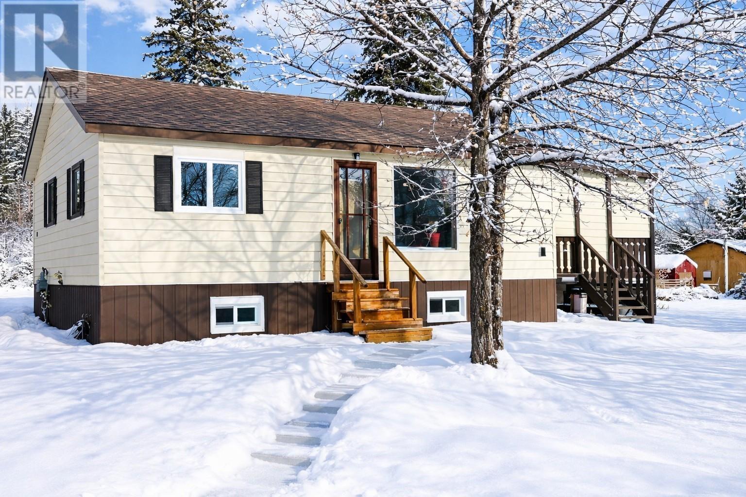 86 Front ST, Nipigon, Ontario