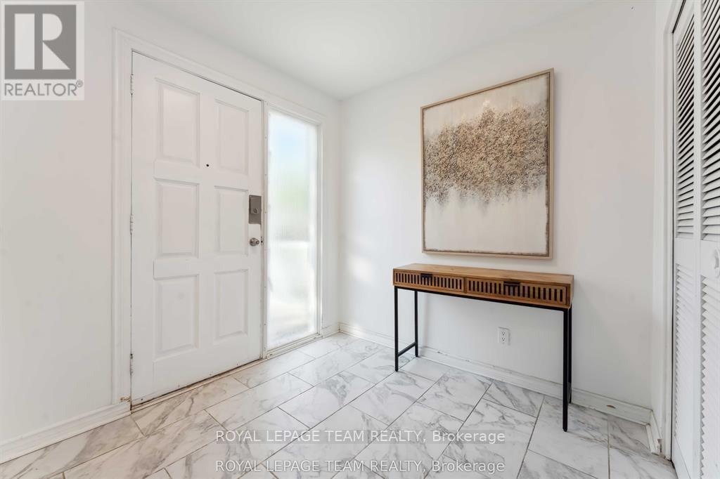 2353 Georgina Drive, Ottawa, Ontario  K2B 7M6 - Photo 3 - X12815974