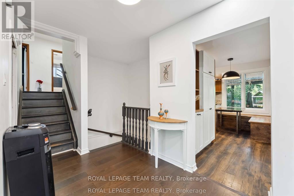 2353 Georgina Drive, Ottawa, Ontario  K2B 7M6 - Photo 7 - X12815974