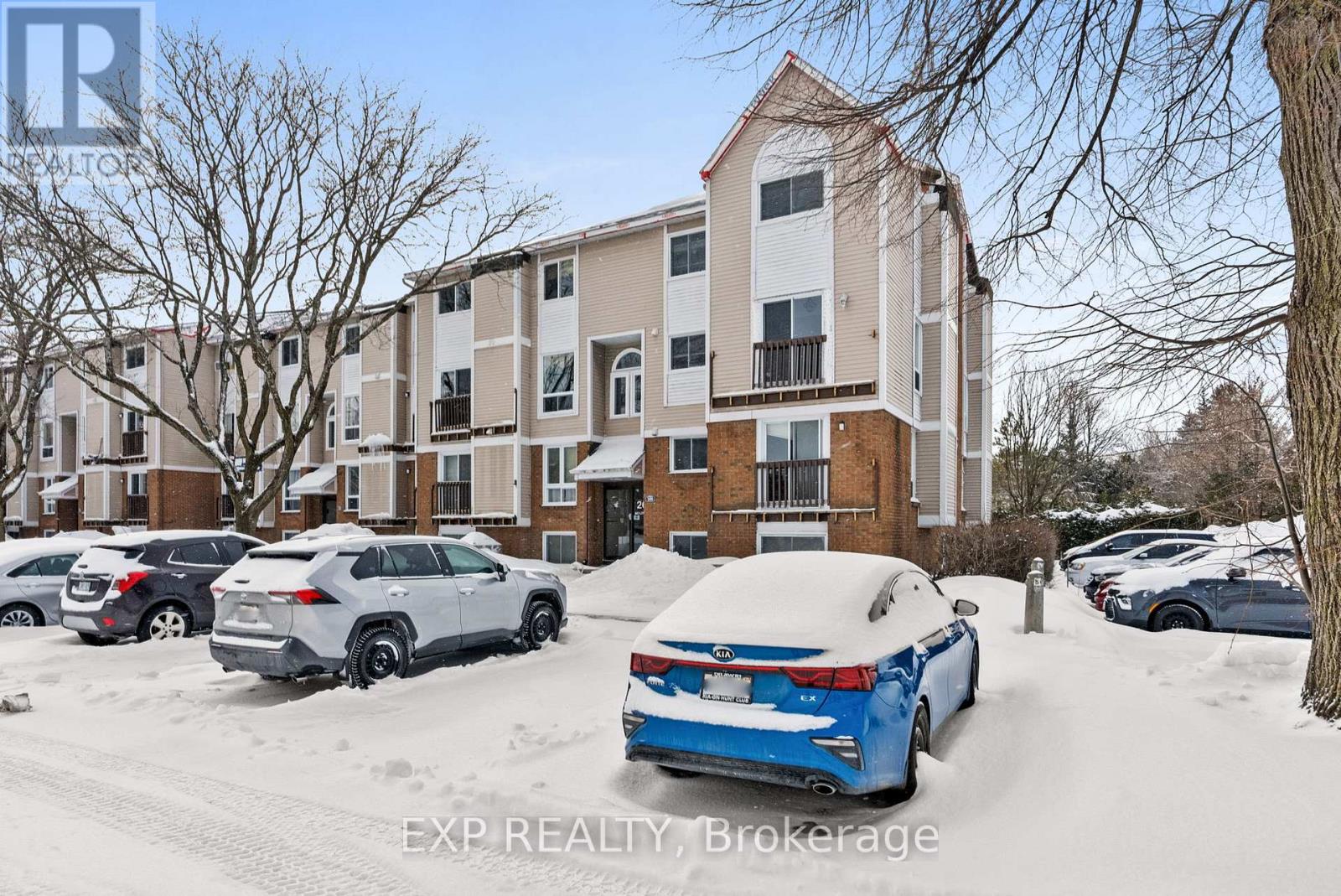 4 - 260 Fenerty Court, Ottawa, Ontario  K2L 3A7 - Photo 4 - X12815986