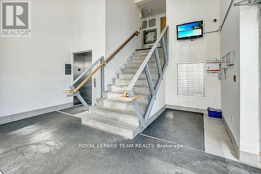308 - 360 Cumberland Street, Ottawa, Ontario  K1N 0B1 - Photo 6 - X12816038