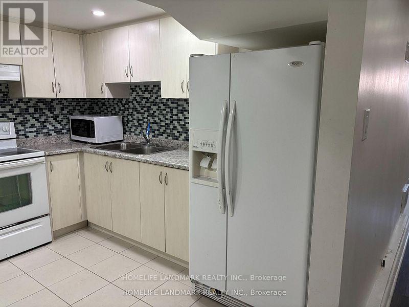 8 Ronaldshay Avenue, Hamilton, Ontario  L9A 3B1 - Photo 23 - X12814244