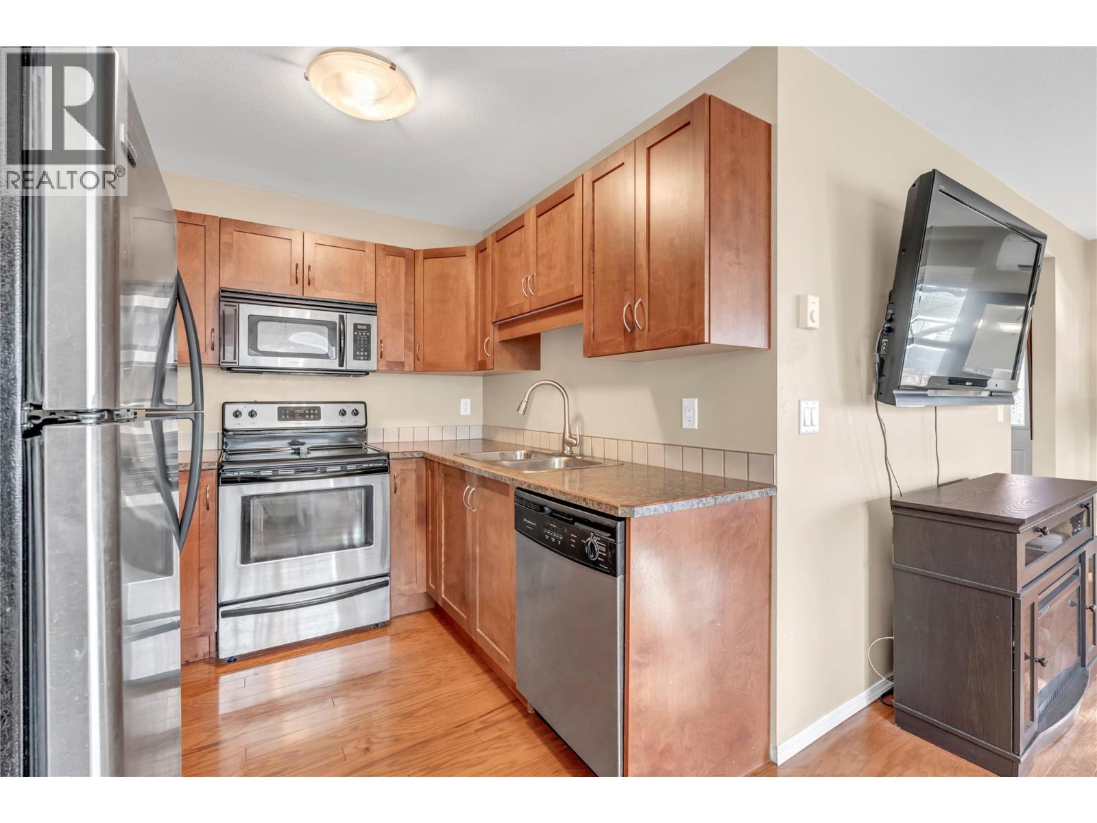 500 Westminister Avenue W Unit# 101, Penticton, British Columbia  V2A 1K6 - Photo 6 - 10376936