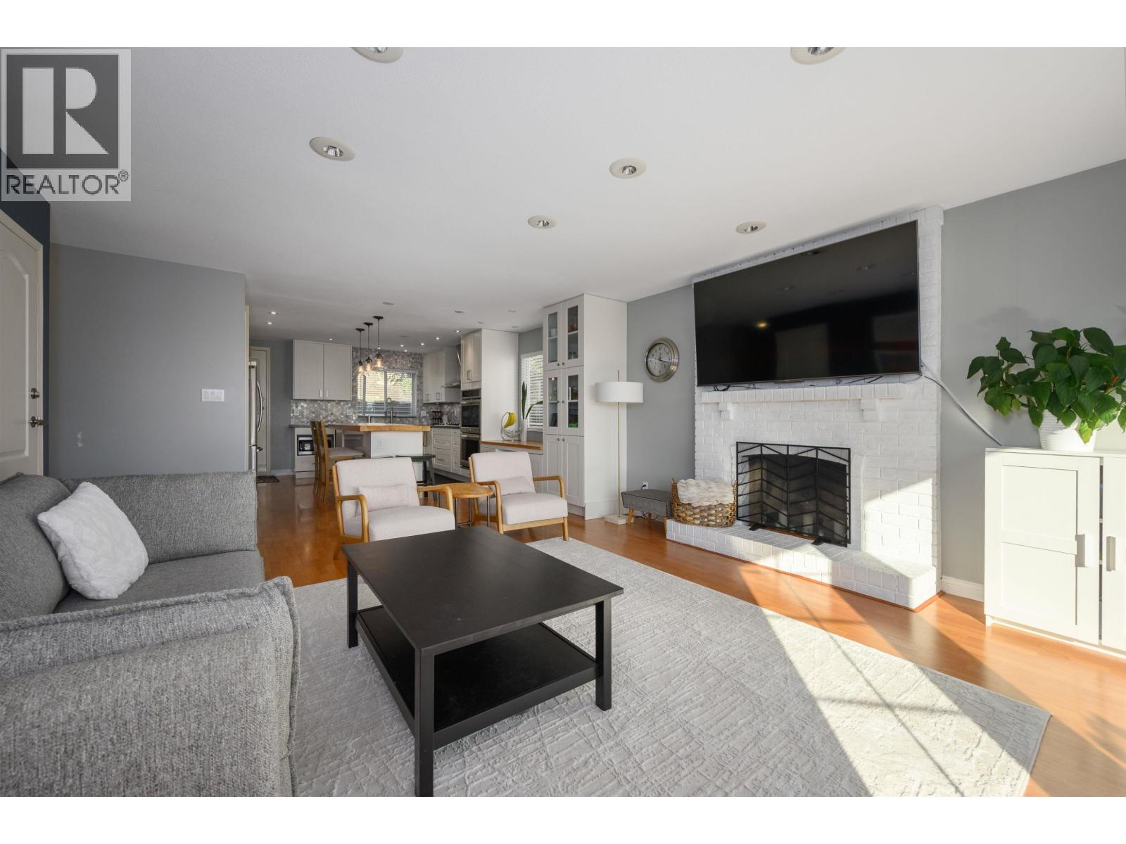 2735 Tempe Knoll Drive, North Vancouver, British Columbia  V7N 4K4 - Photo 2 - R3093033