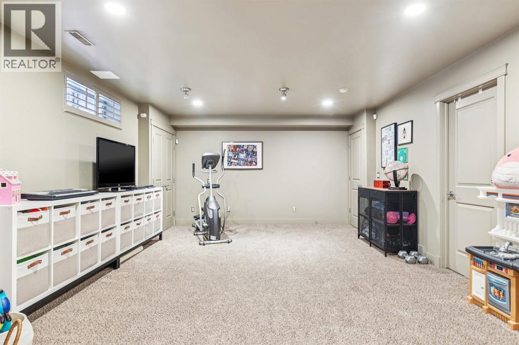 20 Ypres Lane Sw, Calgary, Alberta  T2T 5M9 - Photo 33 - A2287551