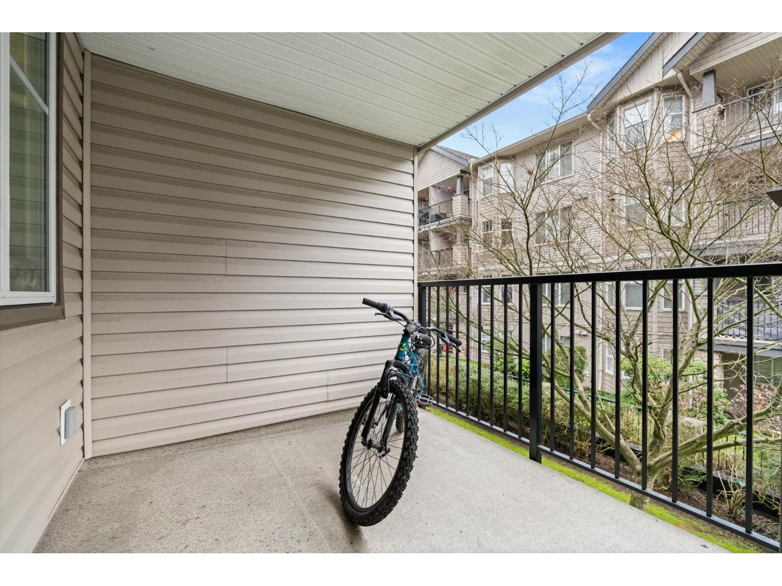 204 5454 198 Street, Langley, British Columbia  V3A 1G2 - Photo 8 - R3093045