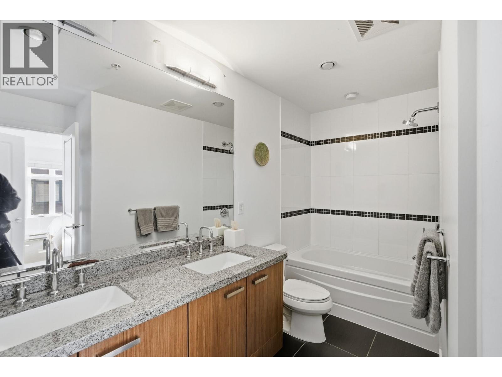 2761 Guelph Street, Vancouver, British Columbia  V5T 3P6 - Photo 11 - R3092973