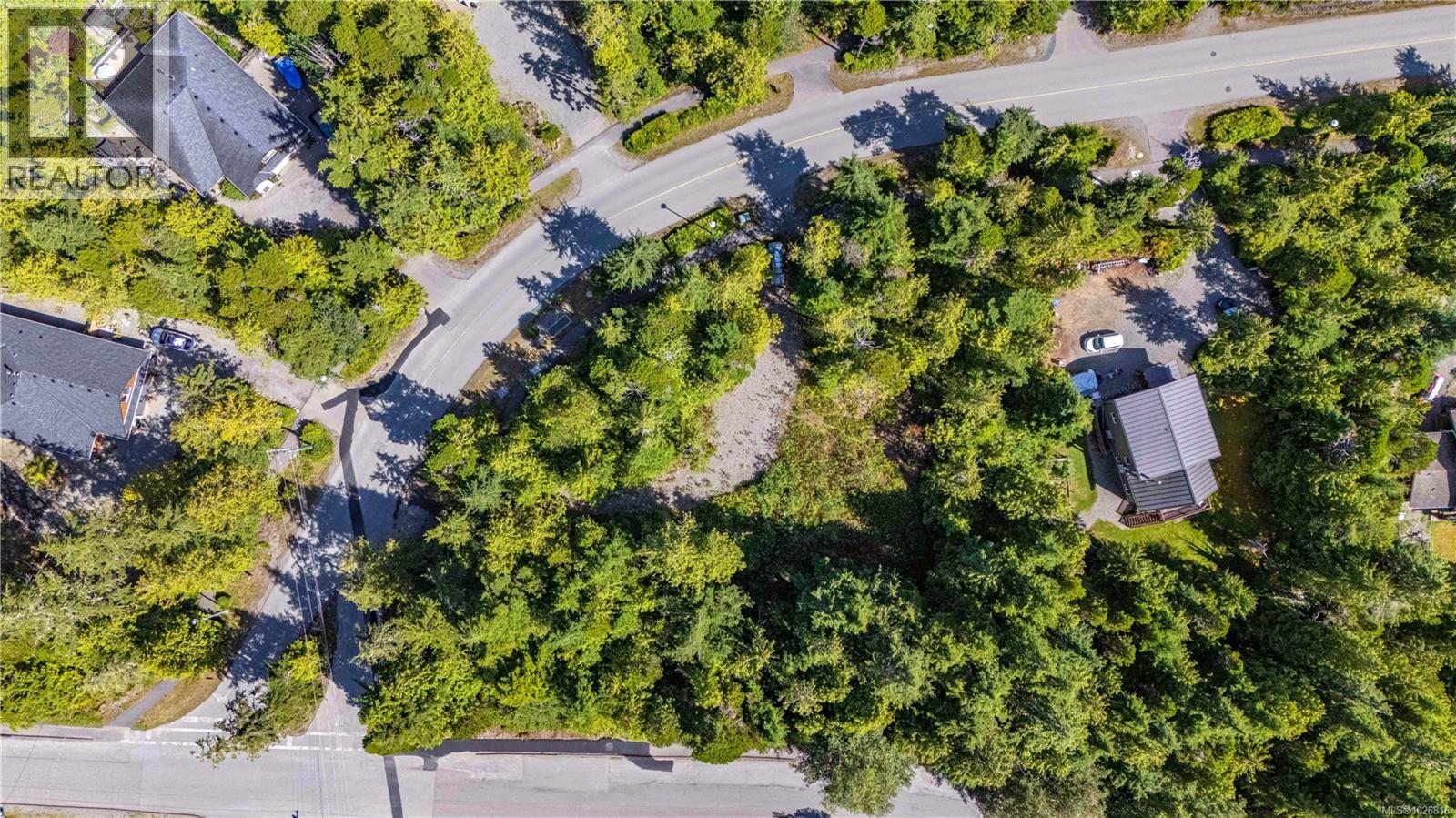 844 Rainforest Dr, Ucluelet, British Columbia  V0R 3A0 - Photo 2 - 1026816