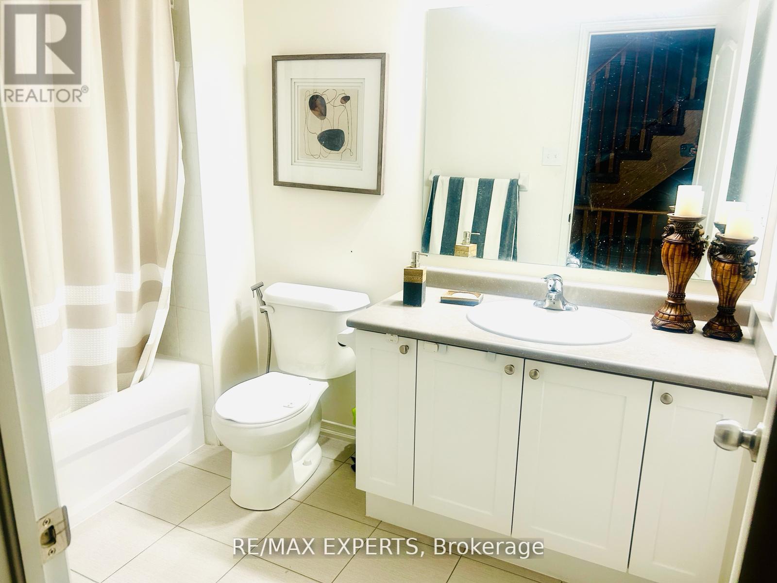 137 Gilboulee Path, Oshawa, Ontario  L1L 0M7 - Photo 6 - E12815998