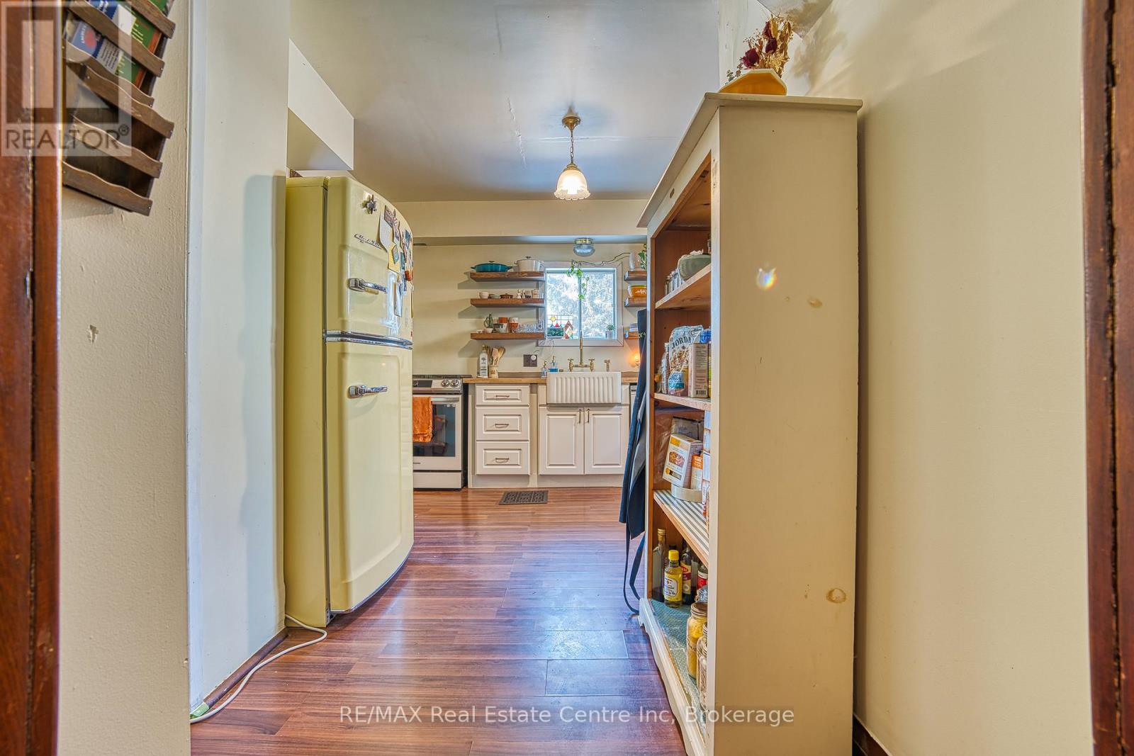 34 Wellington Street, Mapleton, Ontario  N0G 1P0 - Photo 13 - X12774534