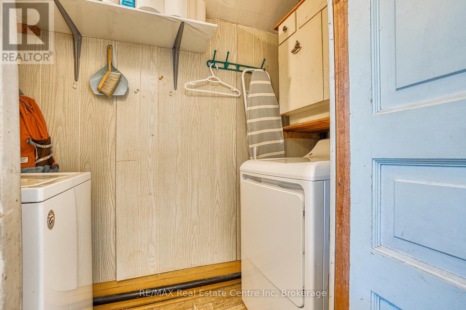 34 Wellington Street, Mapleton, Ontario  N0G 1P0 - Photo 21 - X12774534