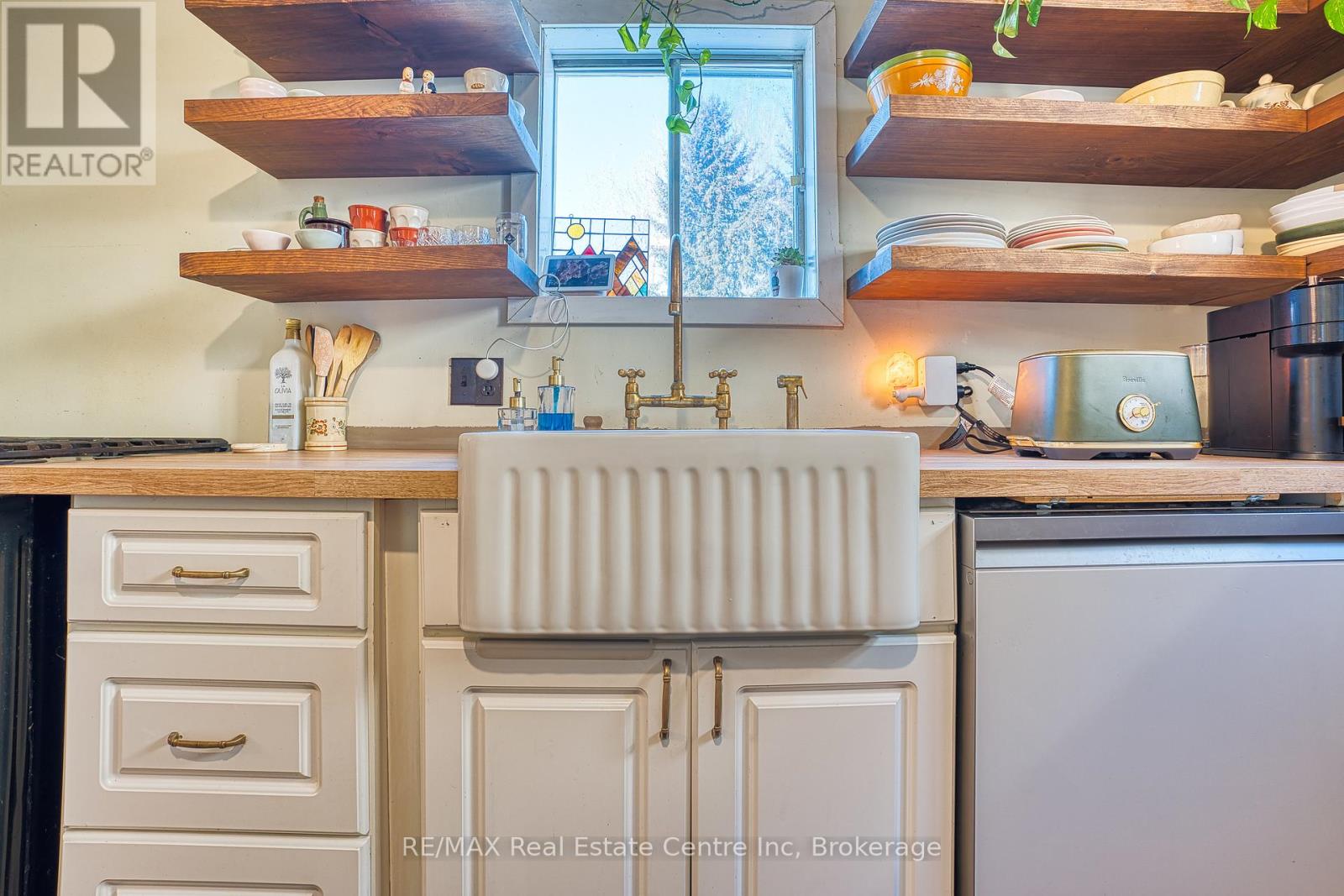 34 Wellington Street, Mapleton, Ontario  N0G 1P0 - Photo 12 - X12774534