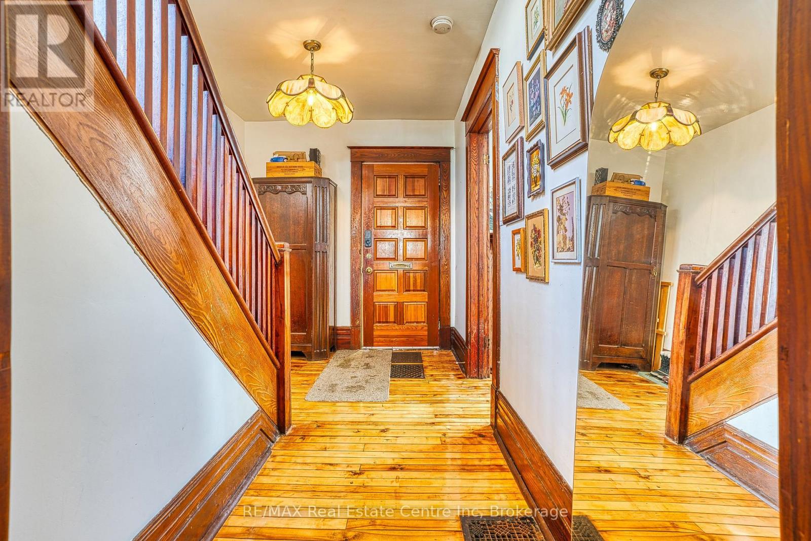 34 Wellington Street, Mapleton, Ontario  N0G 1P0 - Photo 3 - X12774534