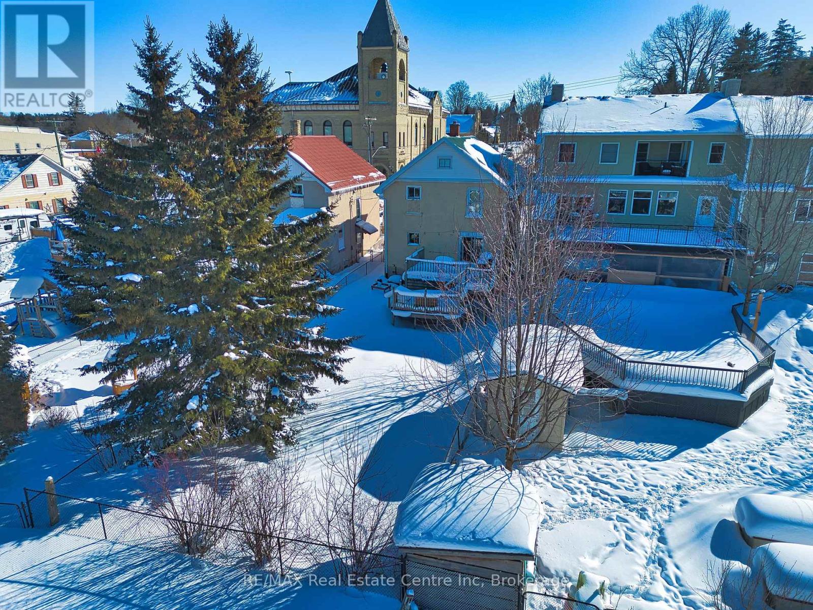 34 Wellington Street, Mapleton, Ontario  N0G 1P0 - Photo 28 - X12774534