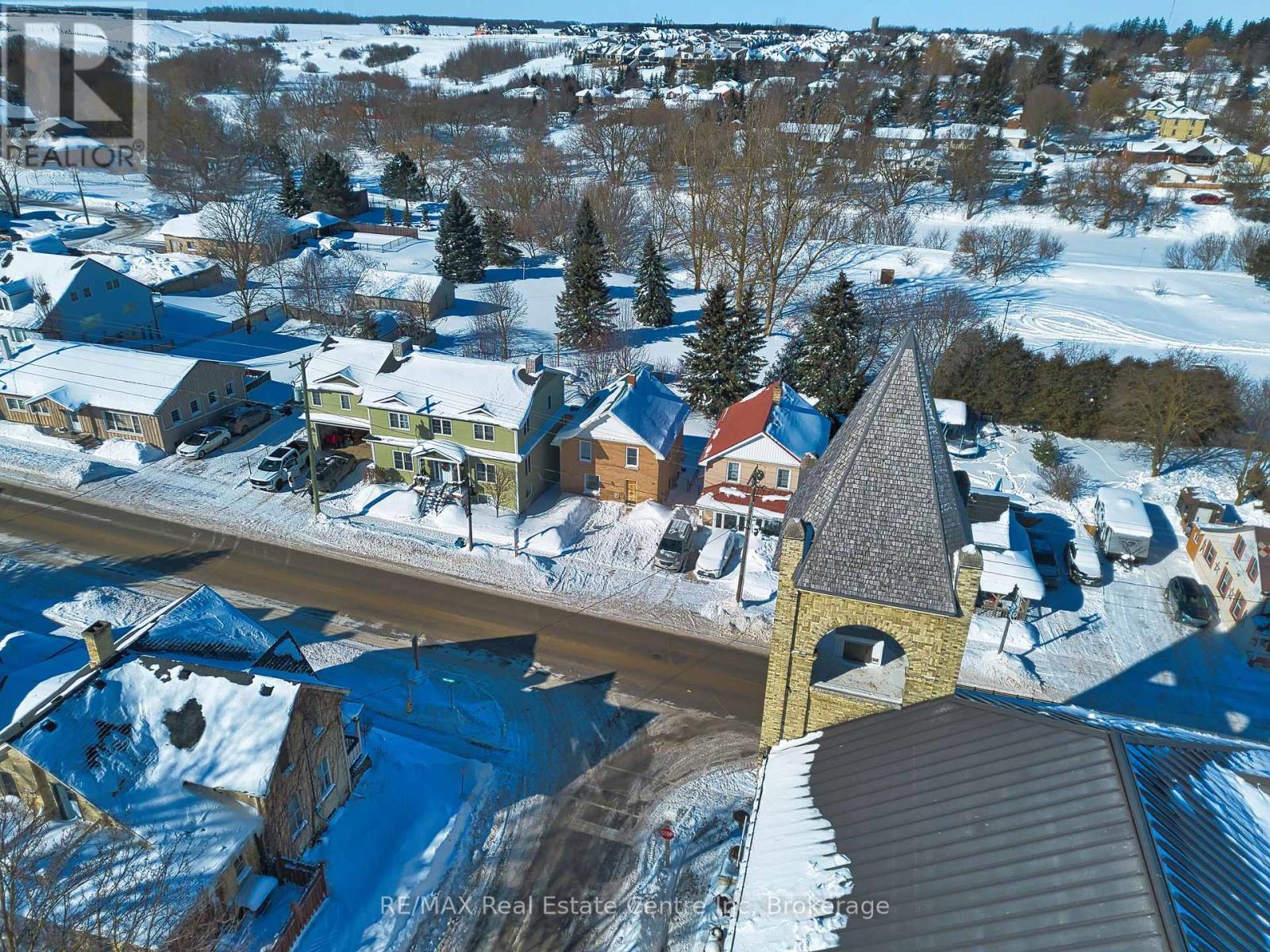 34 Wellington Street, Mapleton, Ontario  N0G 1P0 - Photo 34 - X12774534