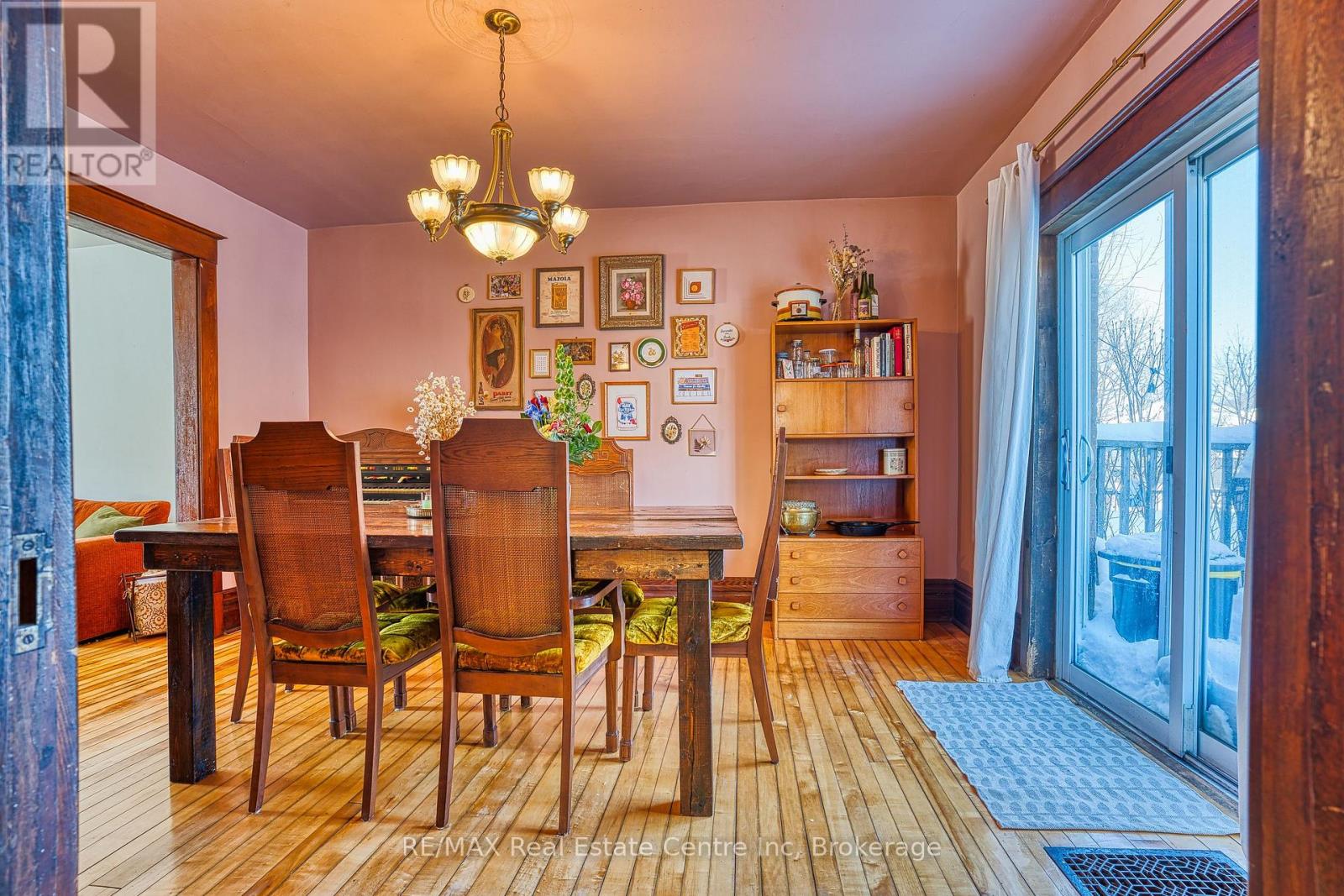 34 Wellington Street, Mapleton, Ontario  N0G 1P0 - Photo 8 - X12774534