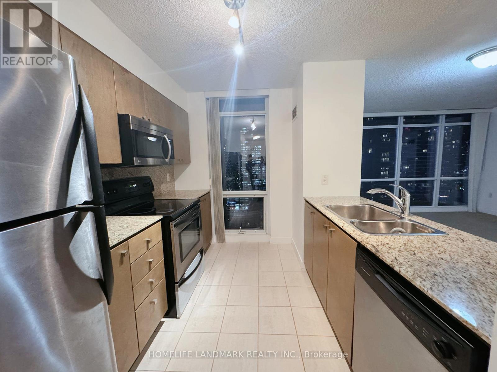 3806 - 11 Brunel Court, Toronto, Ontario  M5V 3Y3 - Photo 6 - C12814140