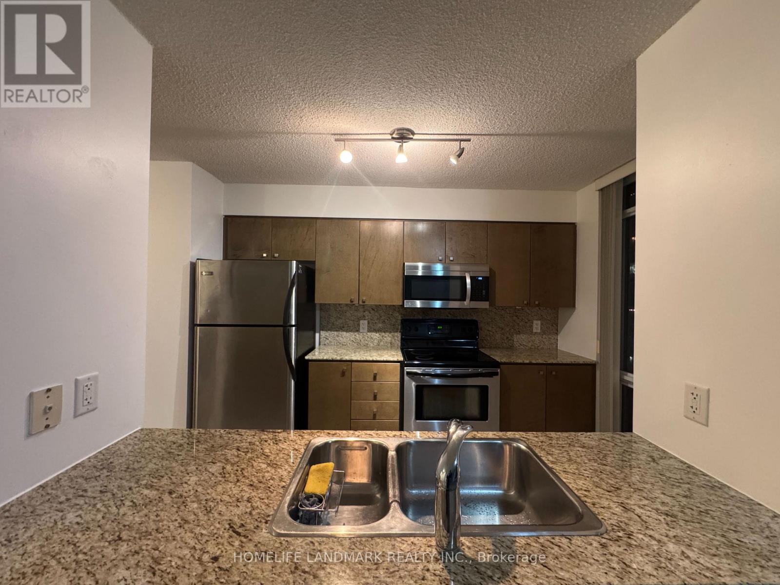 3806 - 11 Brunel Court, Toronto, Ontario  M5V 3Y3 - Photo 7 - C12814140