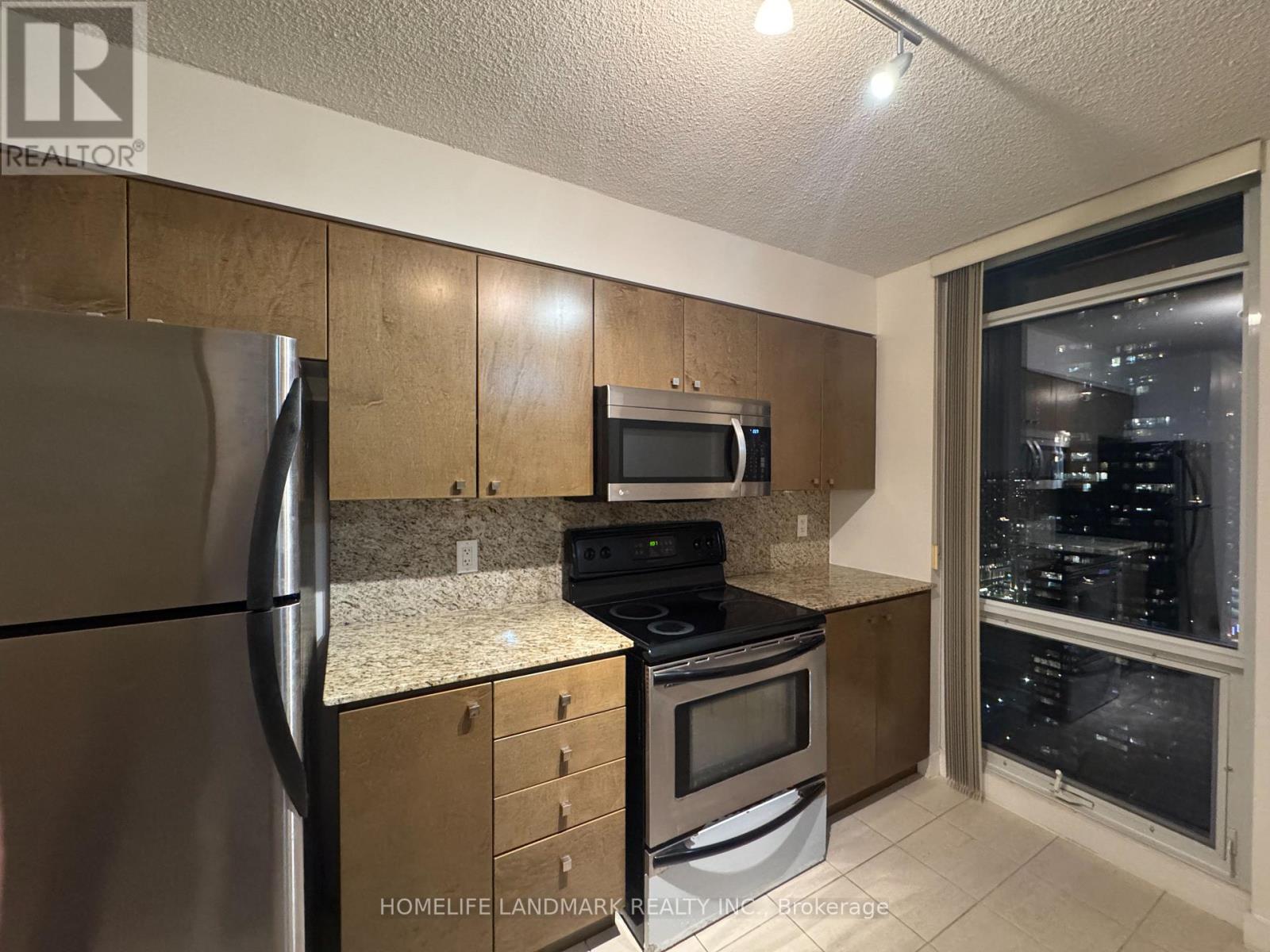 3806 - 11 Brunel Court, Toronto, Ontario  M5V 3Y3 - Photo 4 - C12814140