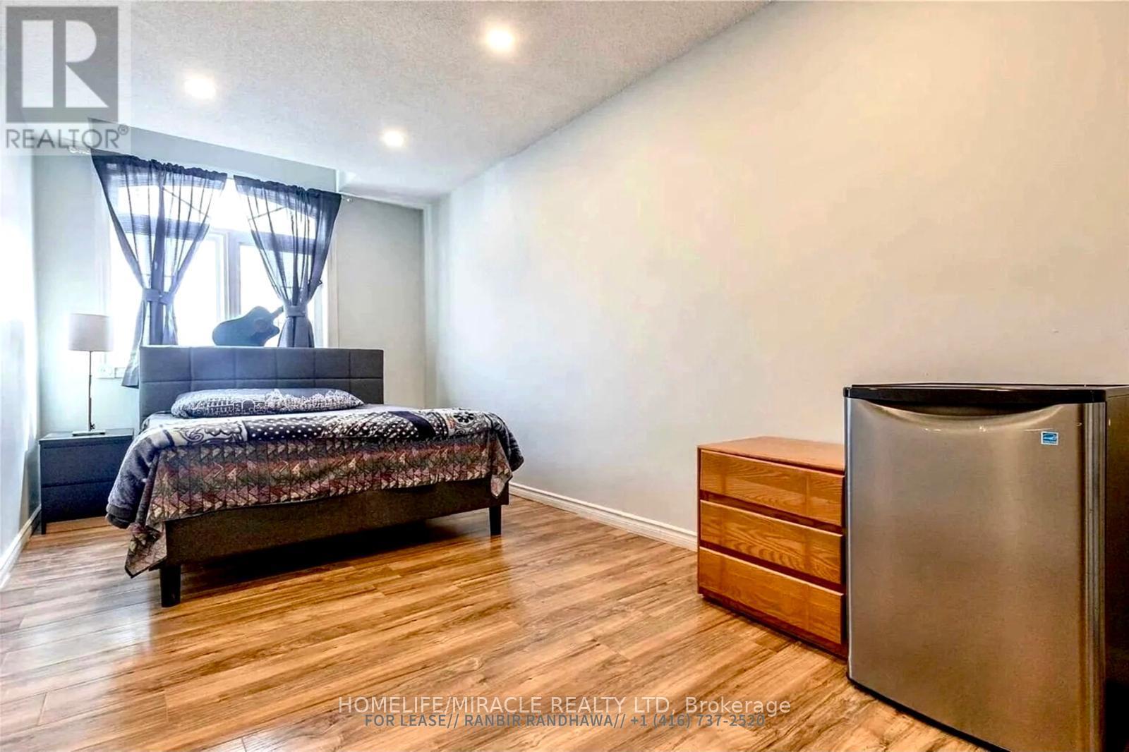 98 Laird Drive, Markham, Ontario  L3S 3N5 - Photo 10 - N12781420