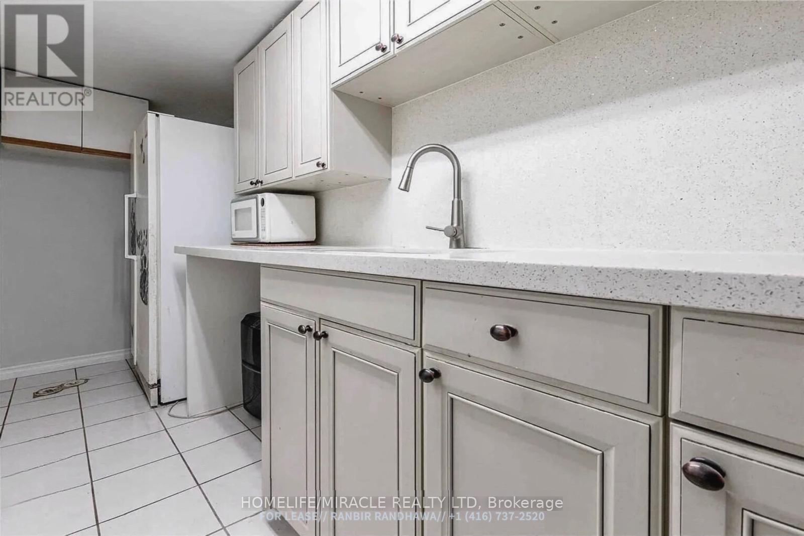 98 Laird Drive, Markham, Ontario  L3S 3N5 - Photo 18 - N12781420