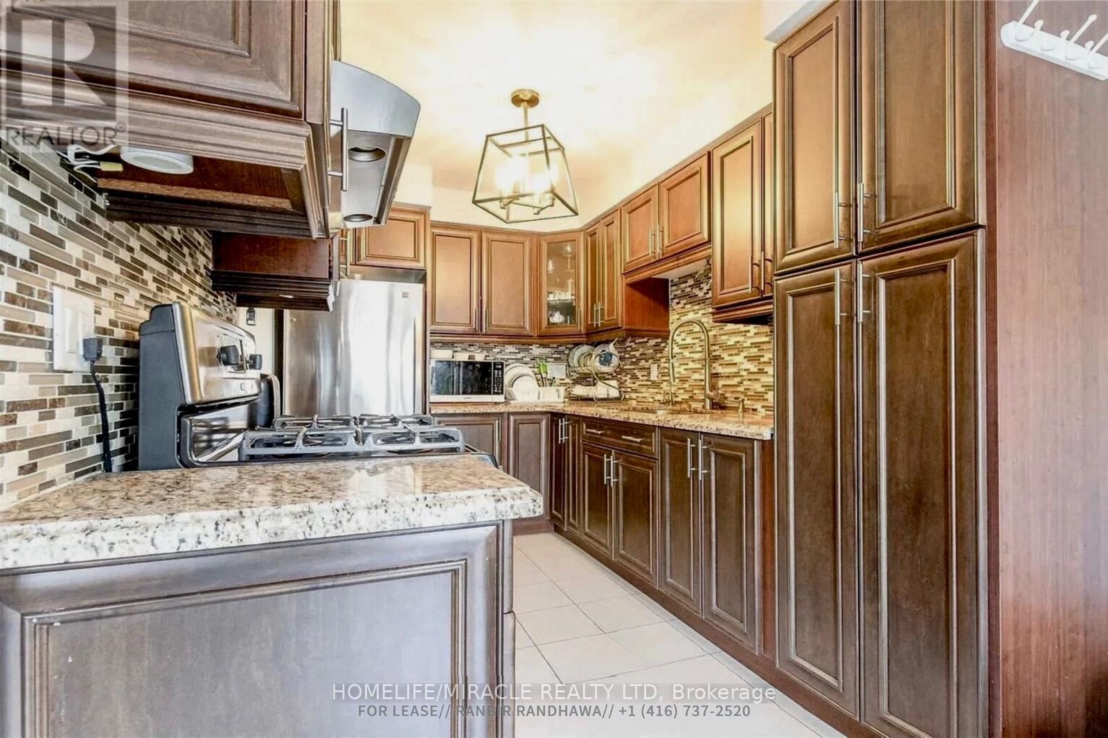 98 Laird Drive, Markham, Ontario  L3S 3N5 - Photo 7 - N12781420