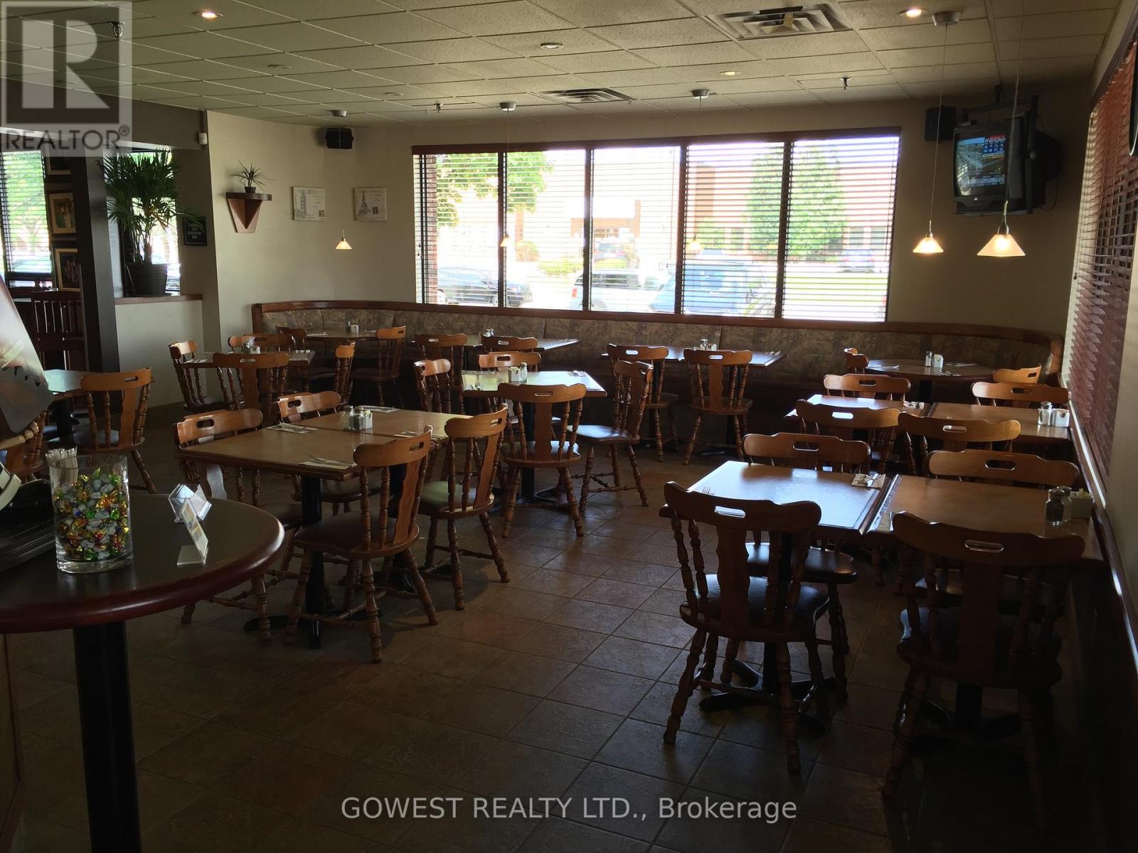 16 Spinnaker Way, Vaughan, Ontario  L4K 6X9 - Photo 13 - N12815870