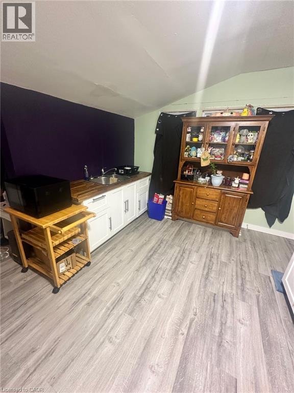 162 N Brock Street N, Sarnia, Ontario  N7T 5Z1 - Photo 10 - 40806351