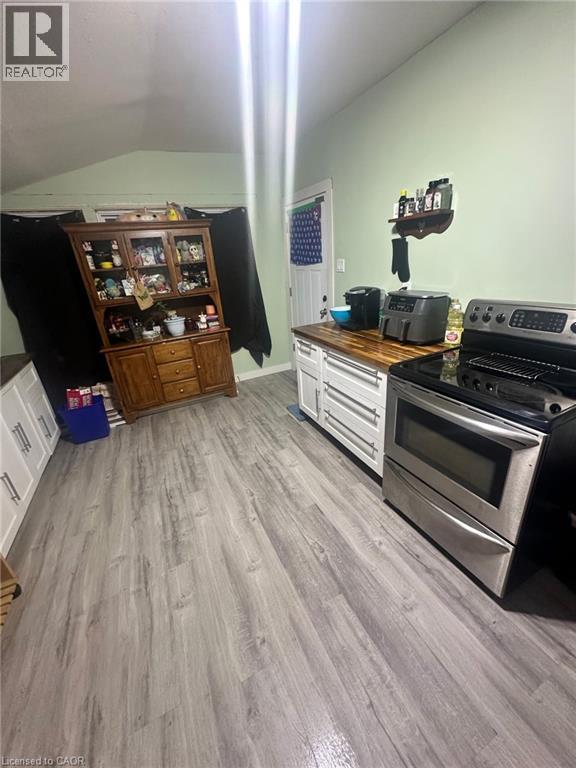 162 N Brock Street N, Sarnia, Ontario  N7T 5Z1 - Photo 9 - 40806351