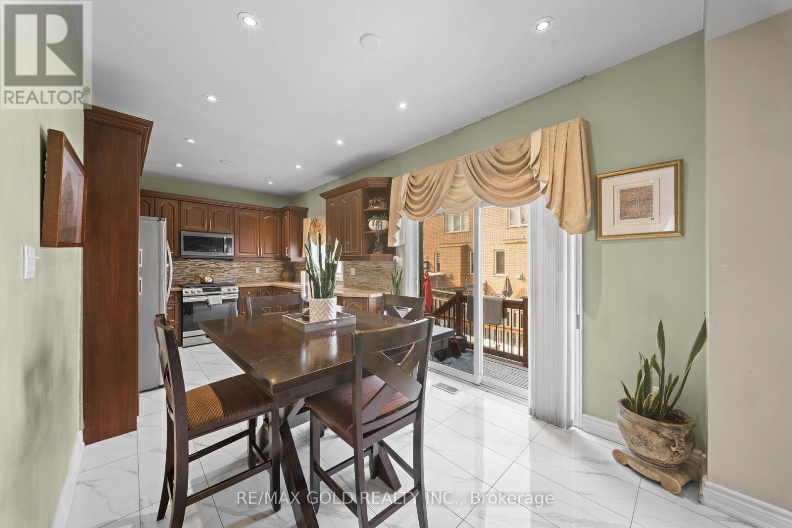 88 Octillo Boulevard, Brampton, Ontario  L6R 2V6 - Photo 14 - W12815992