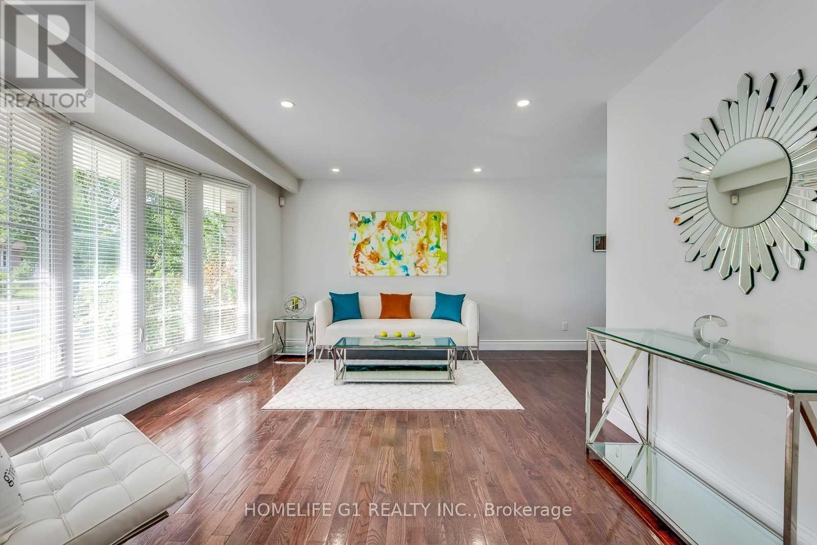 2503 Constable Road, Mississauga, Ontario  L5J 1V9 - Photo 3 - W12815994