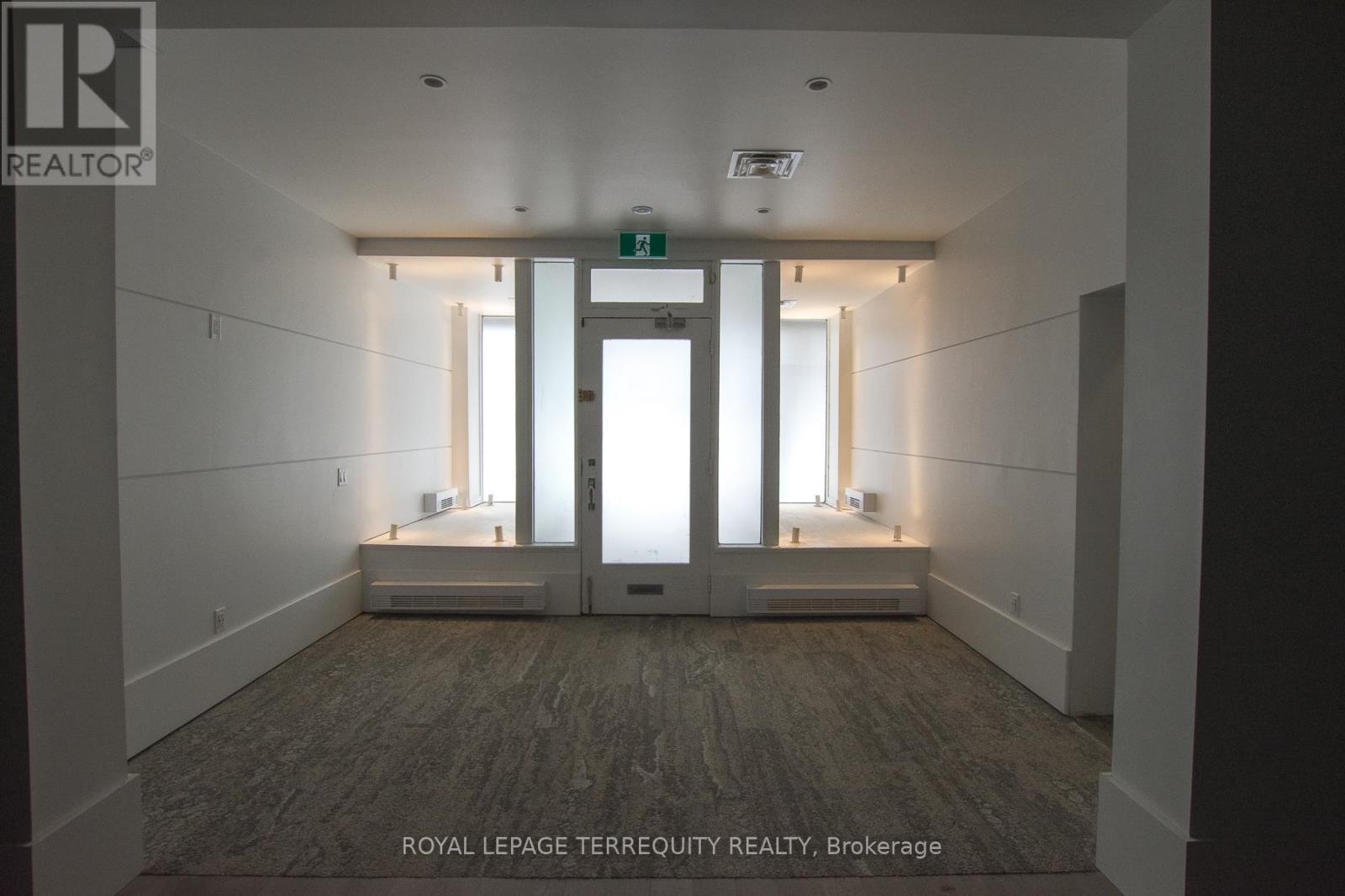 Main - 3042 Bloor Street W, Toronto (Kingsway South), Ontario  M8X 1C4 - Photo 8 - W12816020