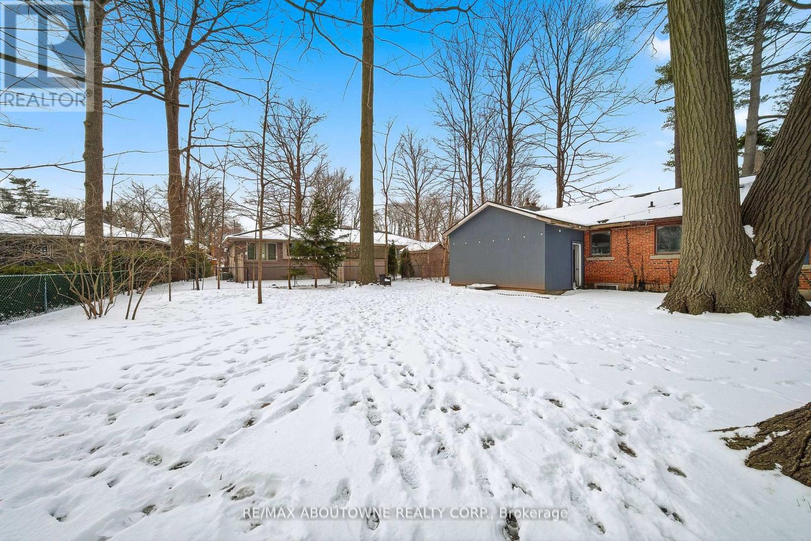 276 Lakeshore Road W, Oakville, Ontario  L6K 1E8 - Photo 23 - W12816046