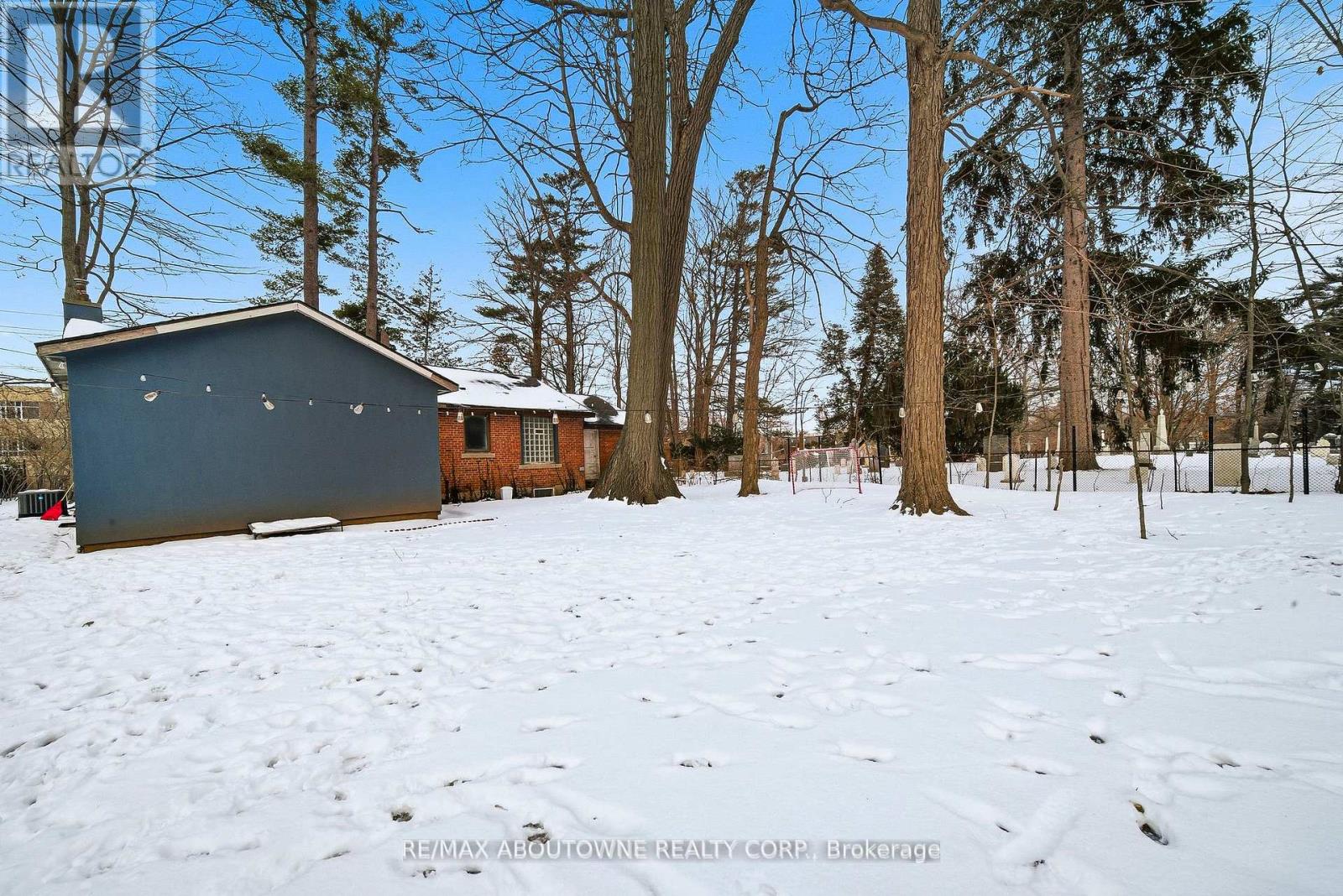 276 Lakeshore Road W, Oakville, Ontario  L6K 1E8 - Photo 24 - W12816046