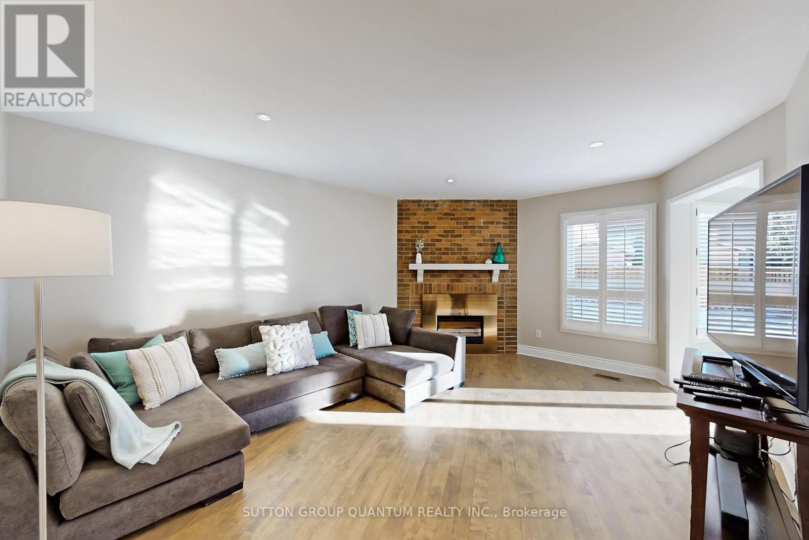 314 Leacock Avenue, Oakville, Ontario  L6H 5J1 - Photo 13 - W12816054