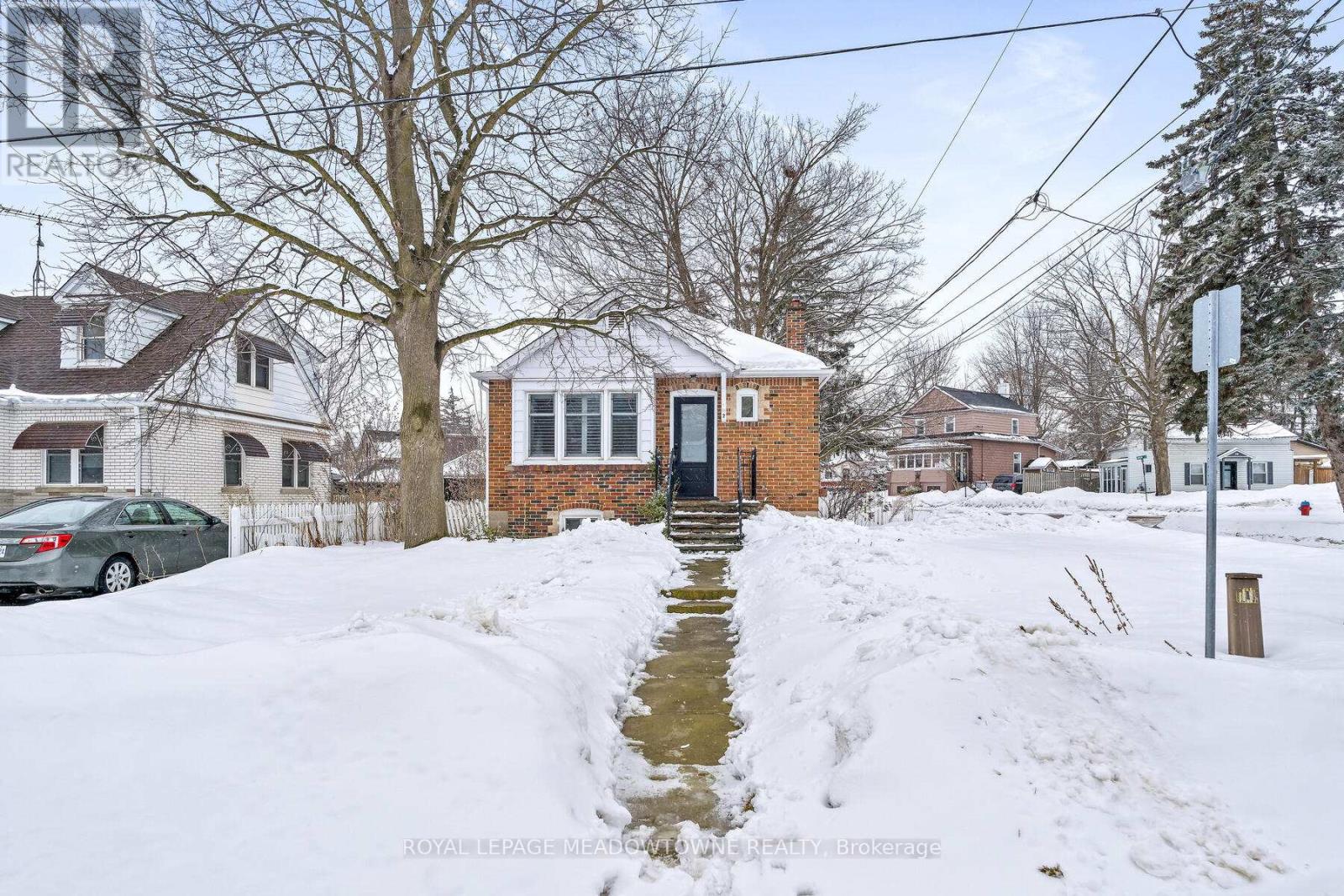 2 OSTRANDER BOULEVARD, Halton Hills, Ontario