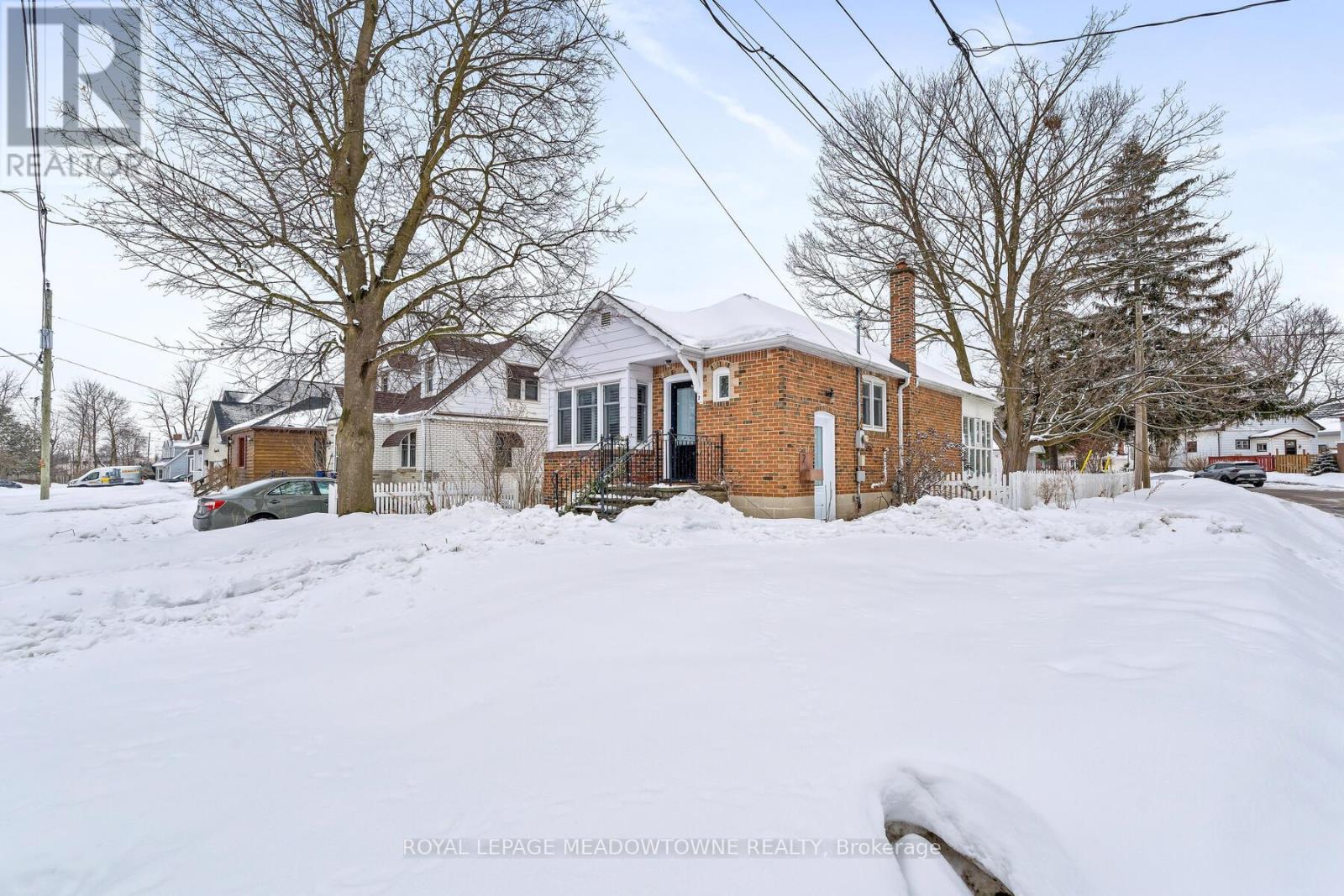 2 Ostrander Boulevard, Halton Hills, Ontario  L7G 1Z3 - Photo 2 - W12816058