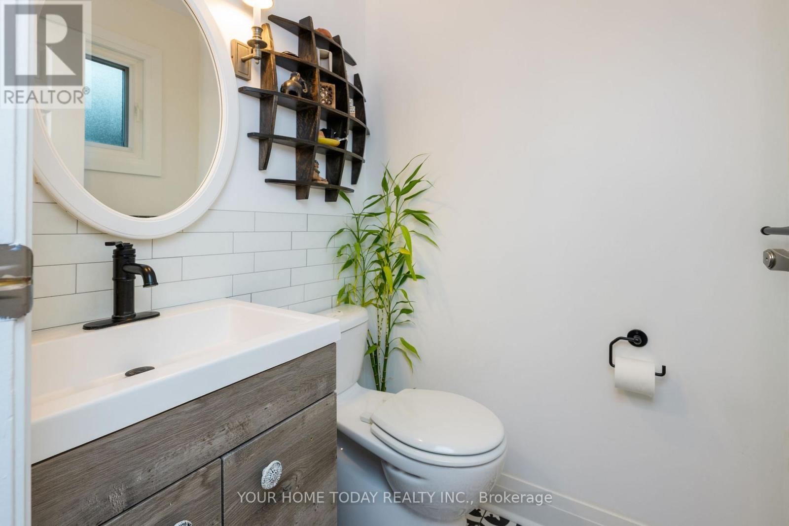 190 Main Street S, Halton Hills, Ontario  L7G 3E9 - Photo 9 - W12816068