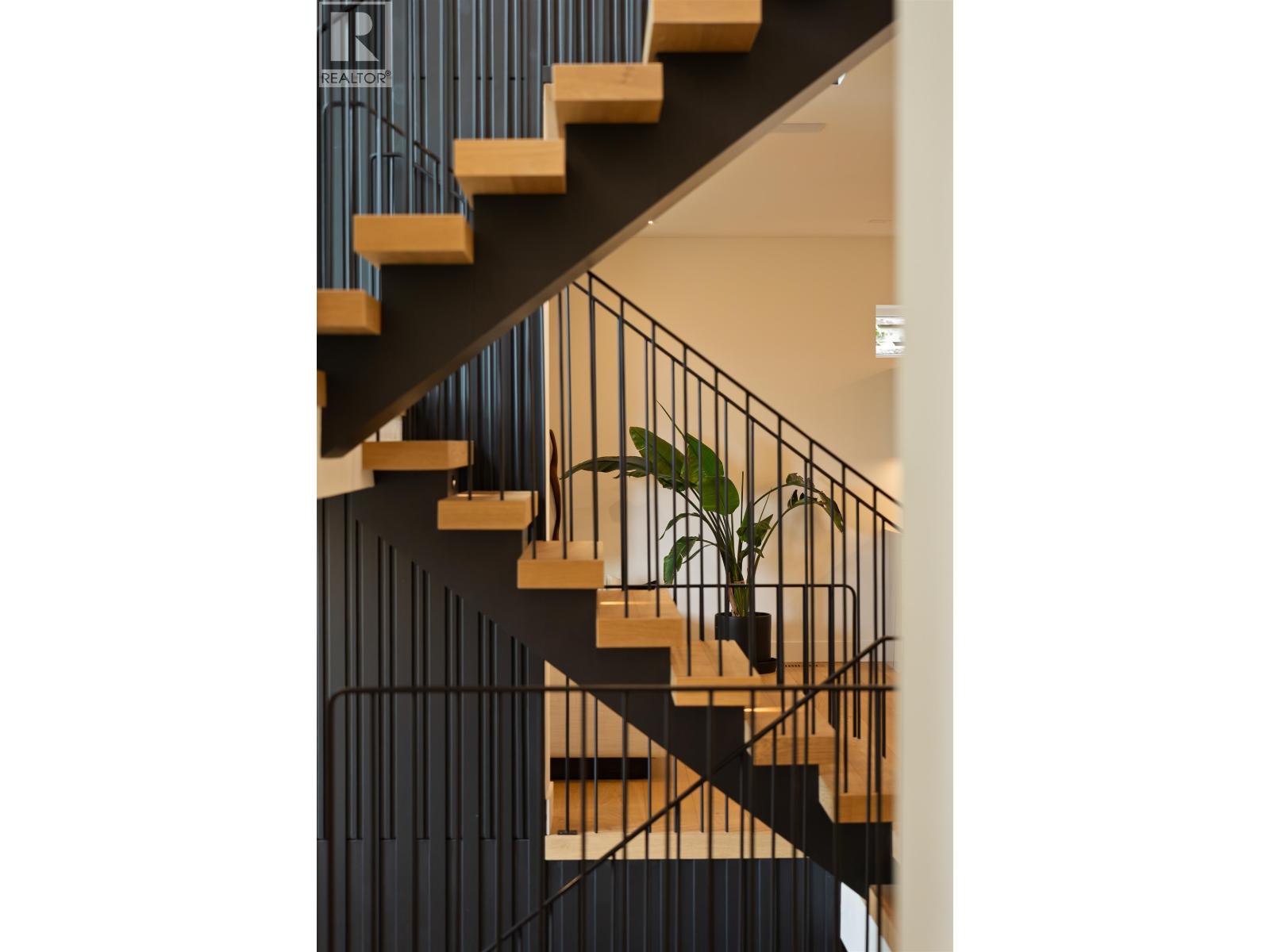 4528 Skyline Drive, North Vancouver, British Columbia  V7R 3H1 - Photo 39 - R3089495