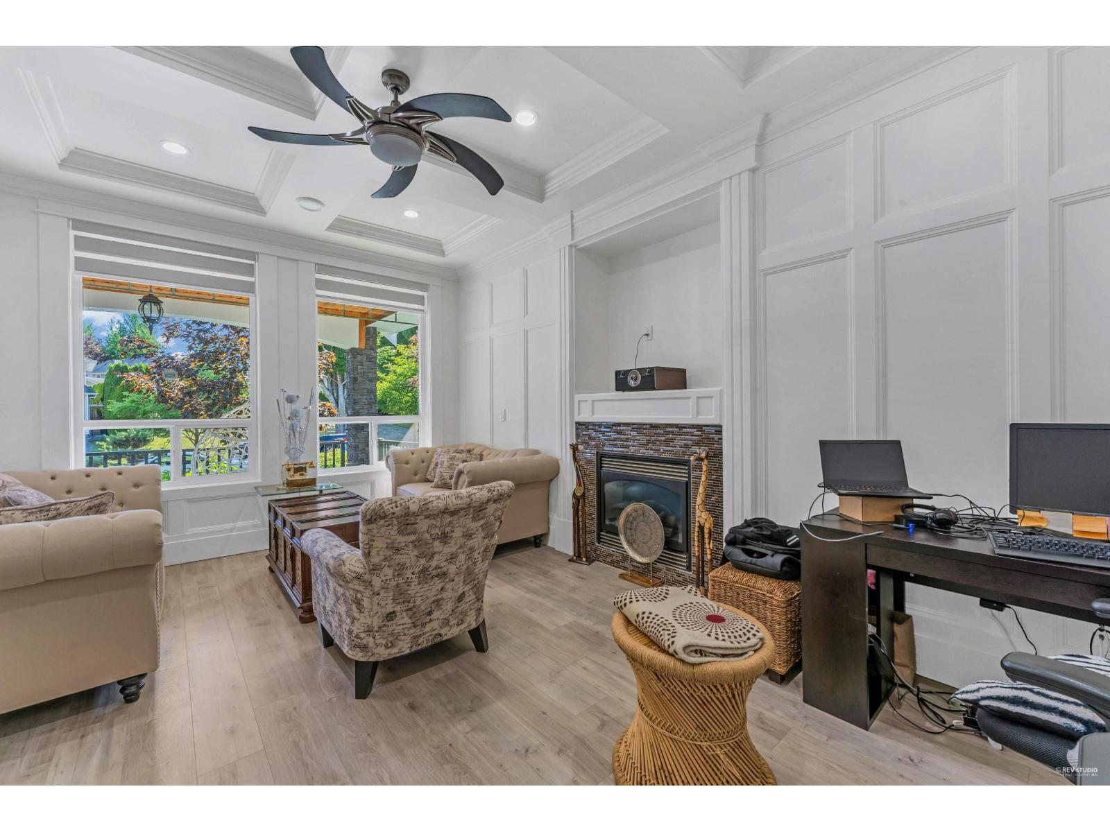 2262 Madrona Place, Surrey, British Columbia  V4A 7Z4 - Photo 5 - R3084768